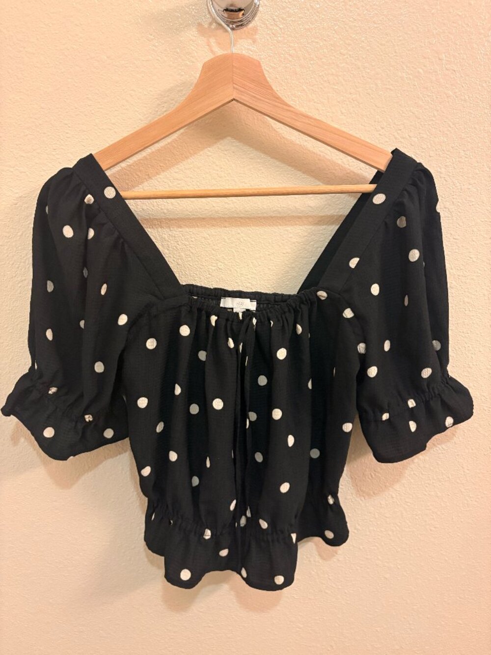 H&M Black & White Polka Dot Puff Sleeve Top
